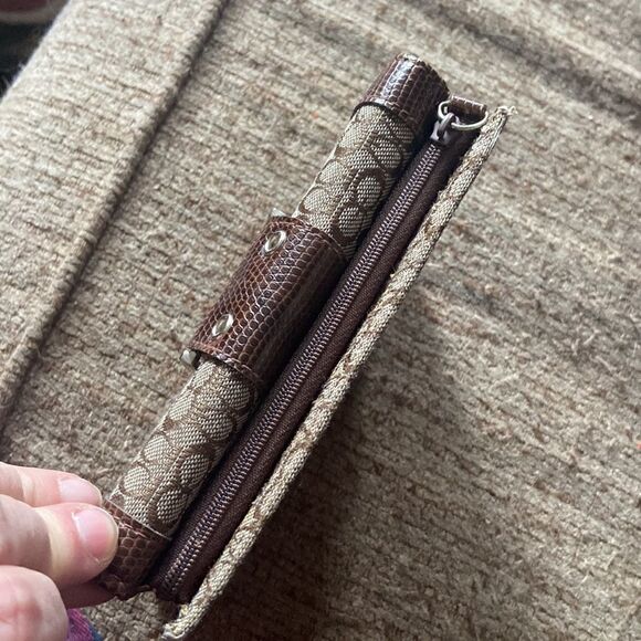 Signature C Unbranded Wallet - Picture 4 of 7